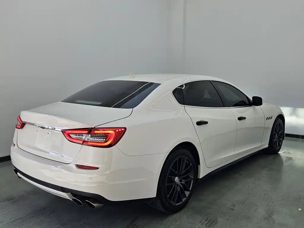 Maserati Quattroporte 2016 — фото 4