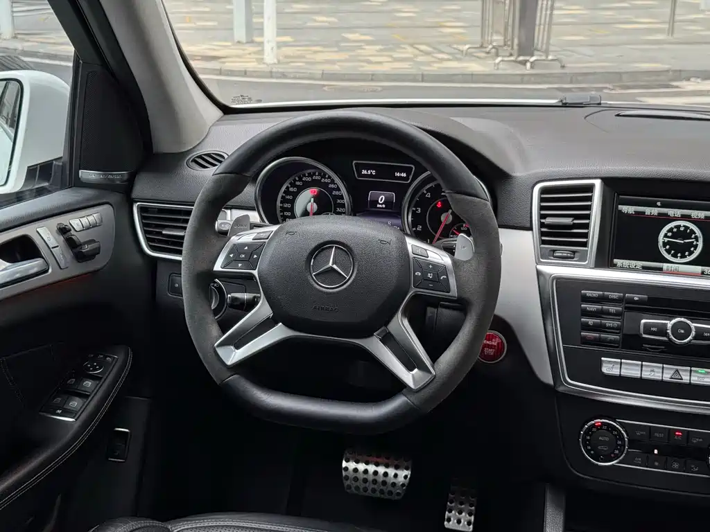 Mercedes-Benz M-Class AMG 2016 — фото 13