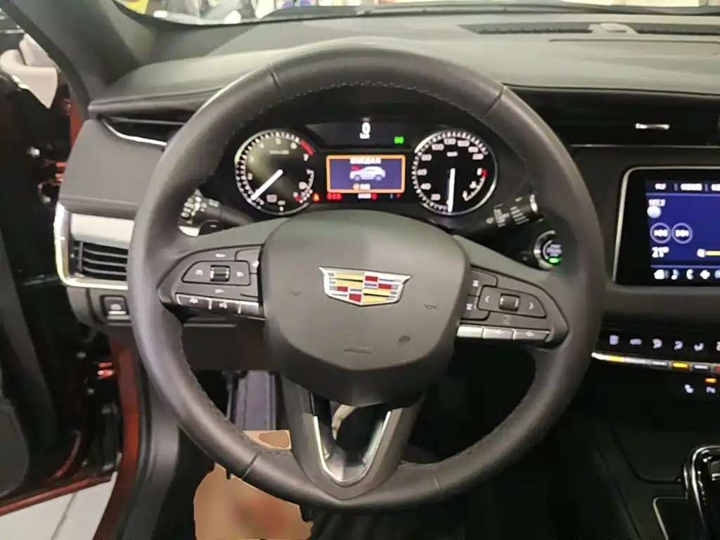 Cadillac XT4 2021 — фото 11