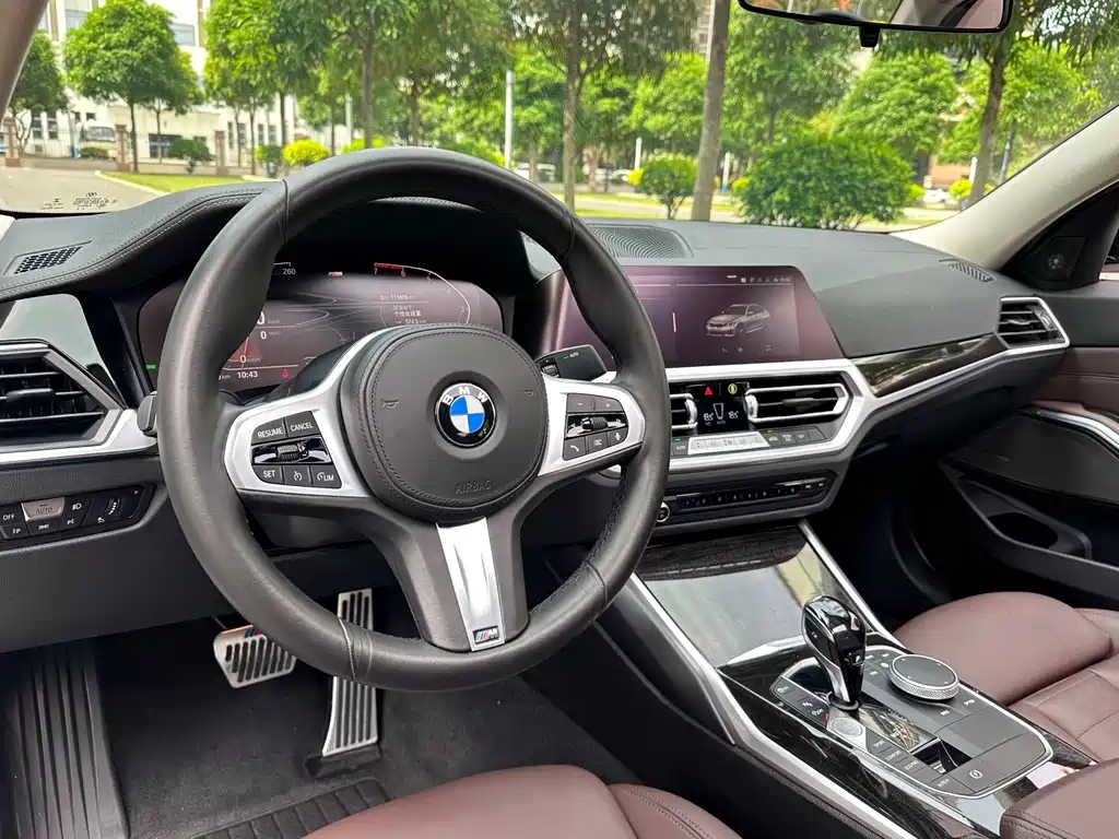 BMW 3 Series 2019 — фото 14
