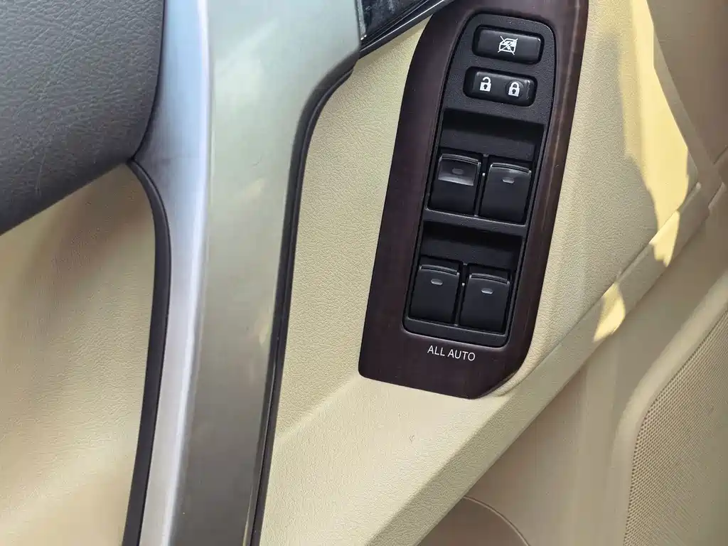 Toyota Prado 2014 — фото 11