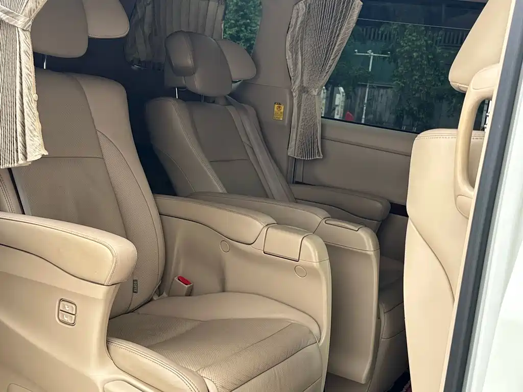 Toyota Alphard 2011 — фото 15