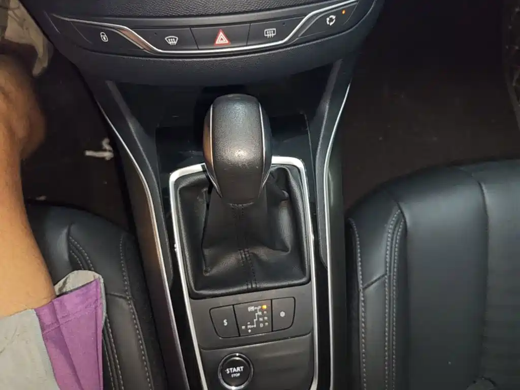 Peugeot 408 2016 — фото 14