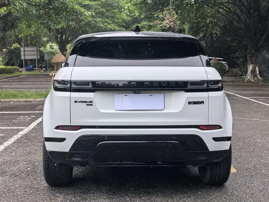 Land Rover Evoque 2023 — фото 8