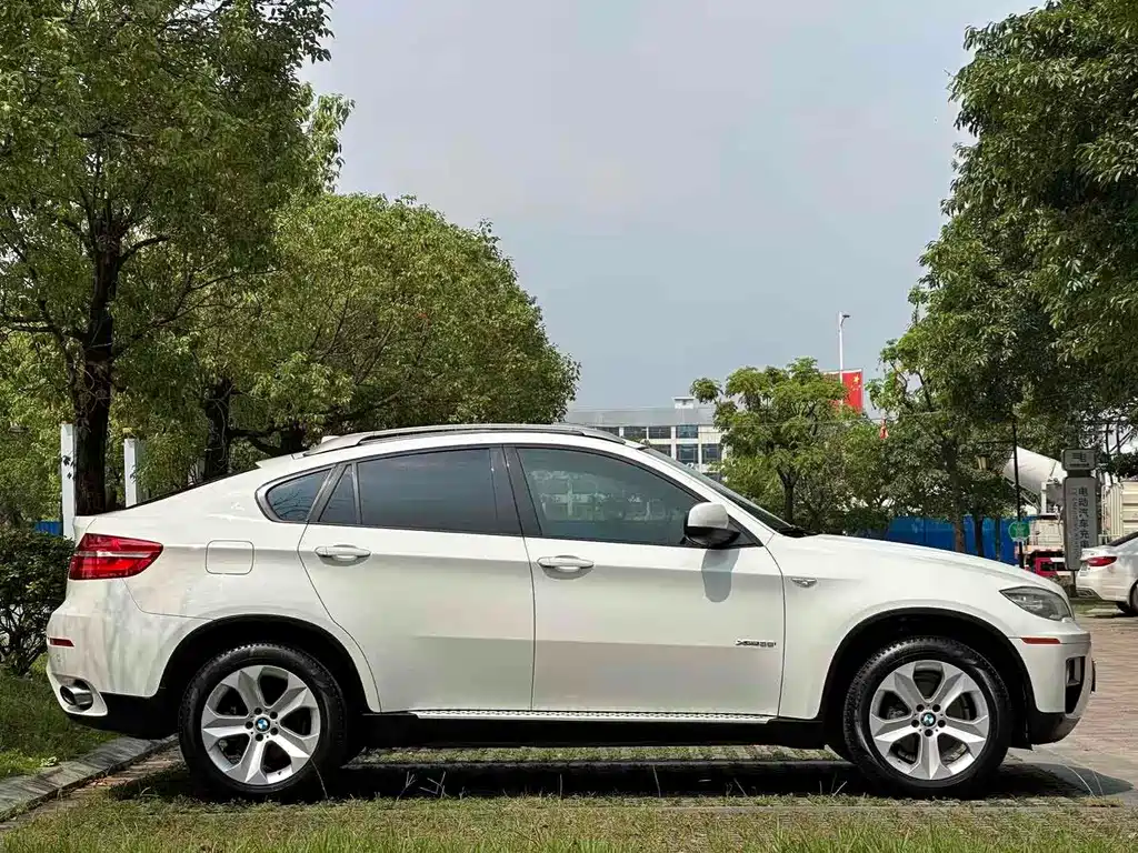 BMW X6 2015 — фото 12