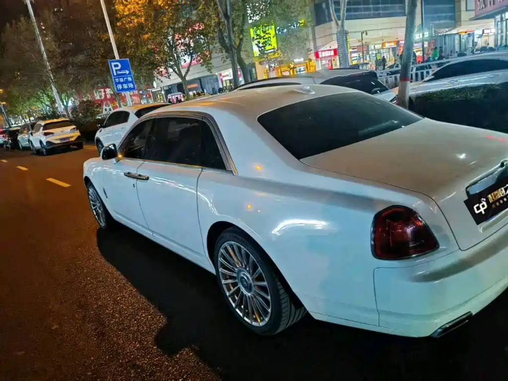 Rolls-Royce Ghost 2015