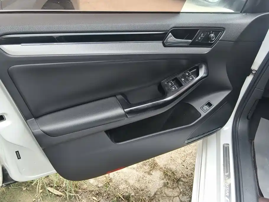 Volkswagen Sagitar 2019