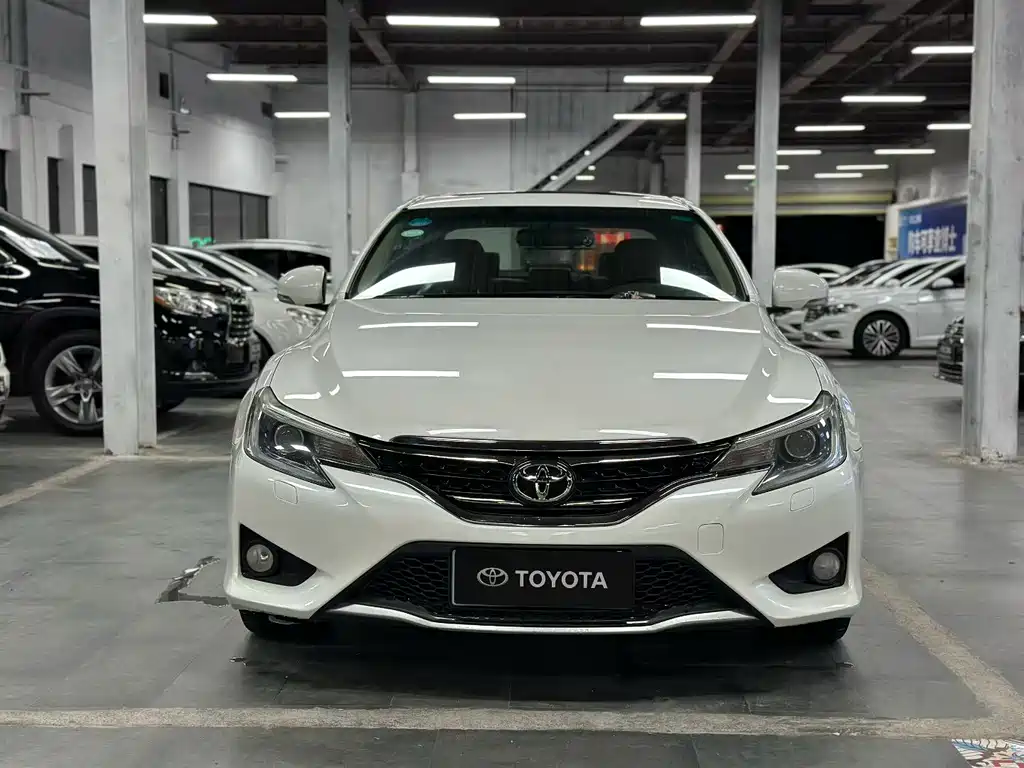 Toyota Reiz 2014