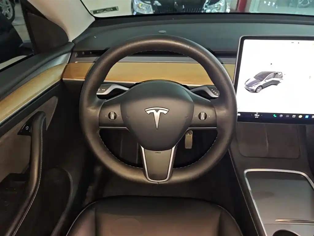 Tesla Model Y 2022 — фото 11