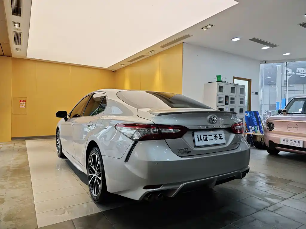 Toyota Camry 2018 — фото 27