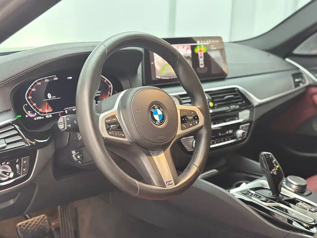 BMW 5 Series 2022 — фото 16