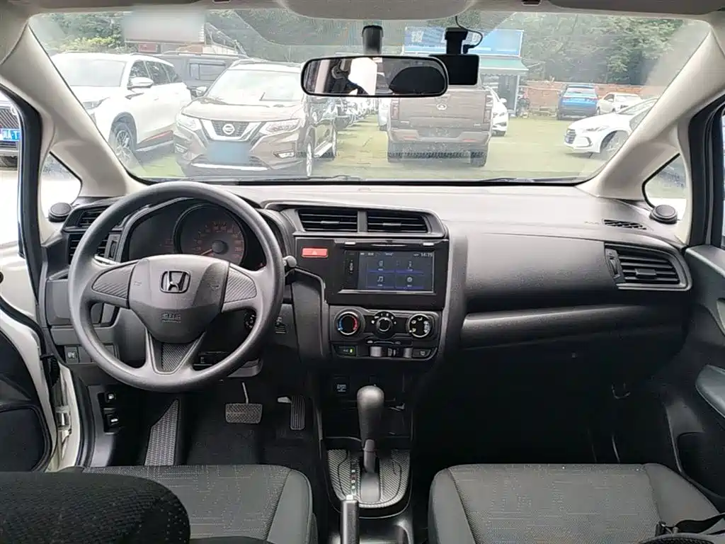Honda Fit 2017 — фото 10