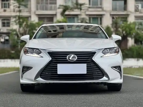 Lexus ES 2017