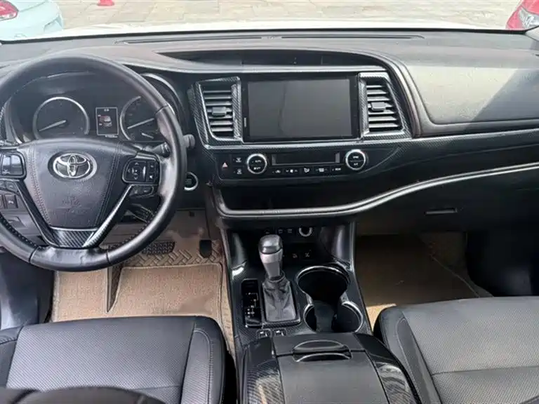 Toyota Highlander 2022 — фото 21