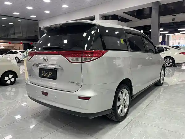 Toyota Previa 2012