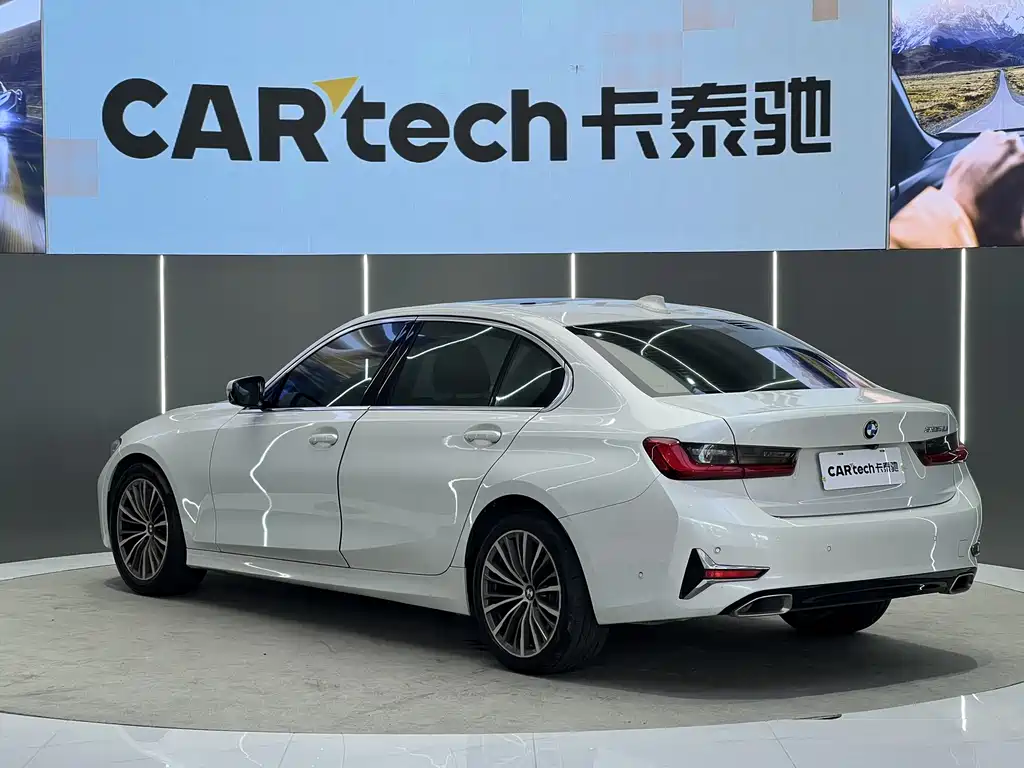 BMW 3 Series 2019 — фото 16