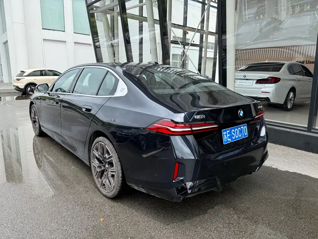 BMW 5 Series 2025
