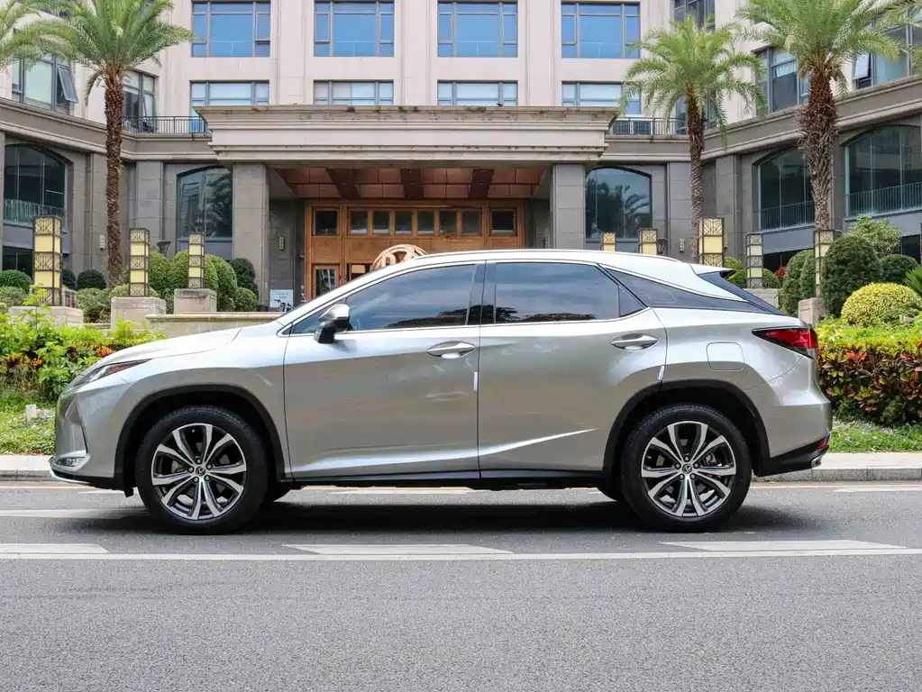 Lexus RX 2022 — фото 12