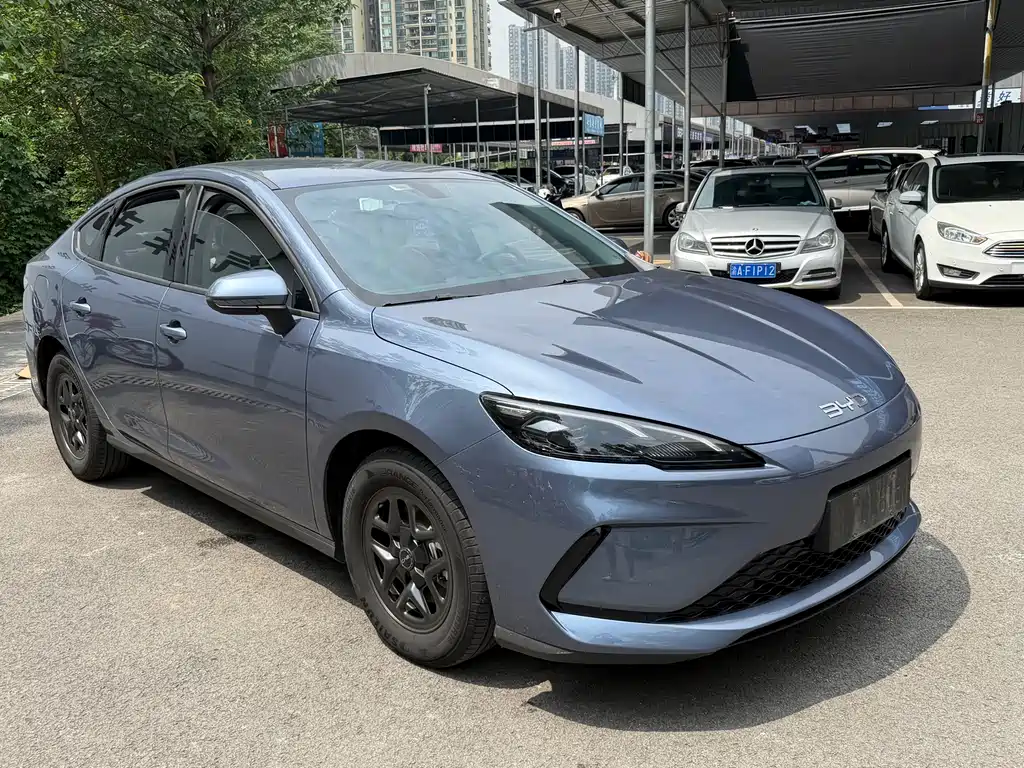 BYD Seal 05 DM-i 2025 — фото 3