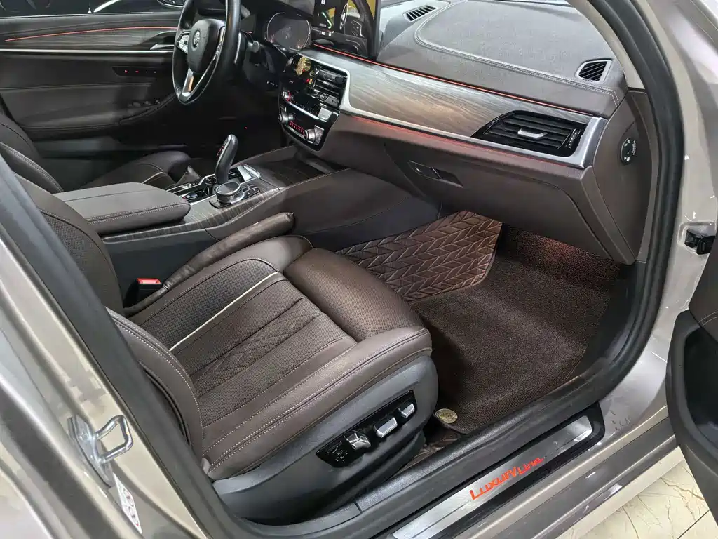 BMW 5 Series 2023 — фото 12