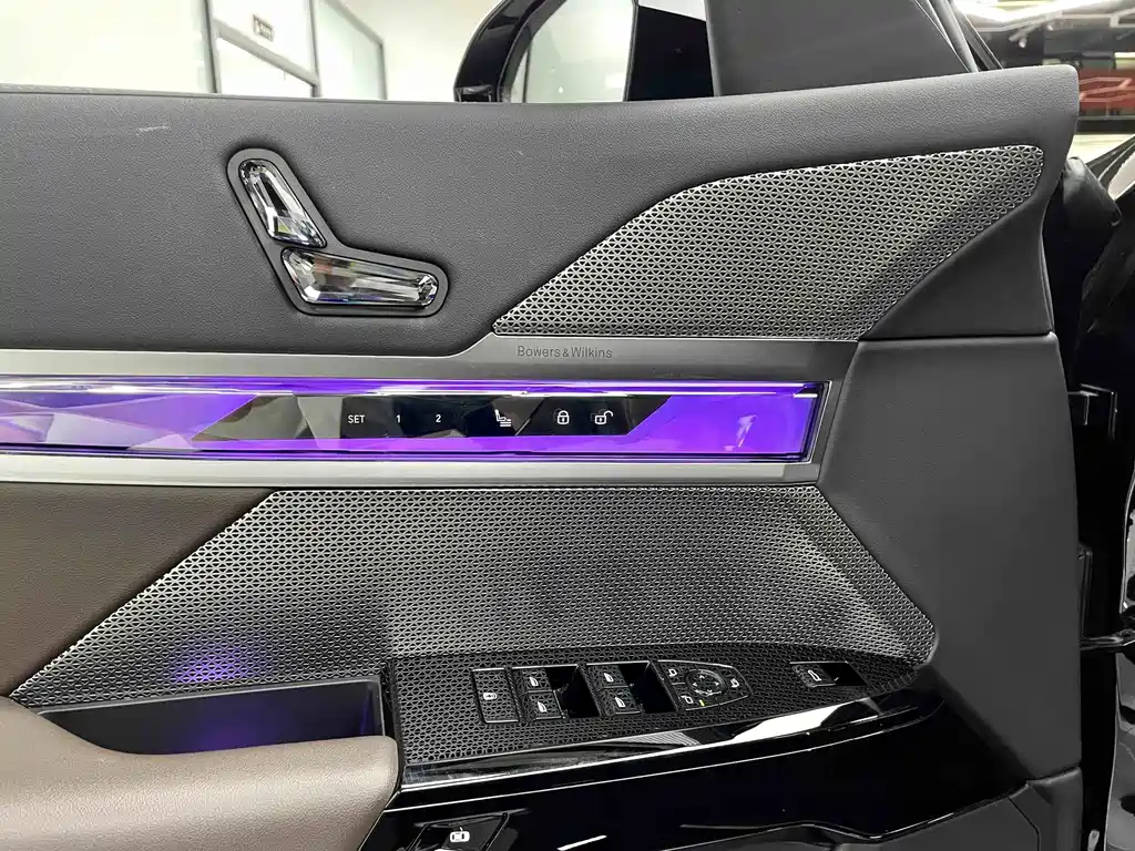 BMW 7 Series 2023 — фото 18
