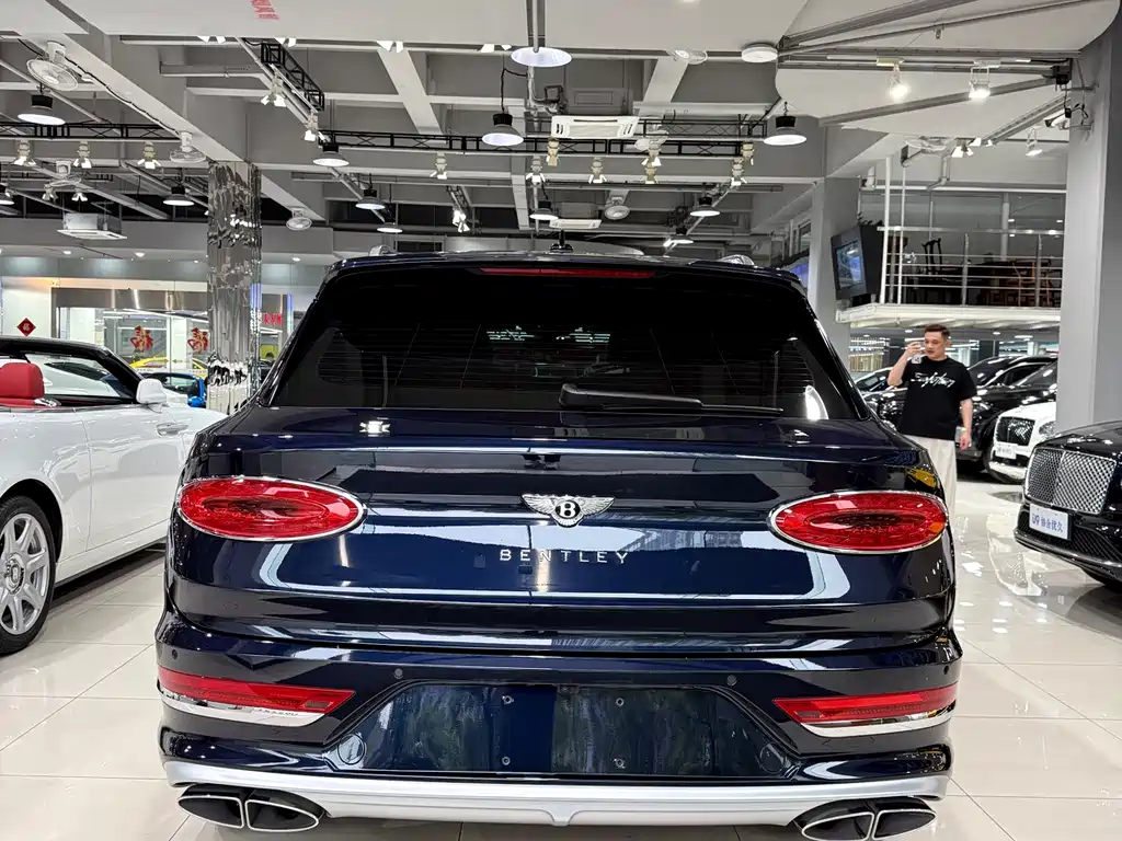 Bentley Bentayga 2023