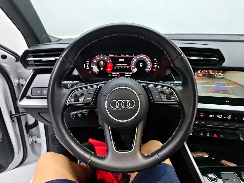 Audi A3 2023 — фото 17