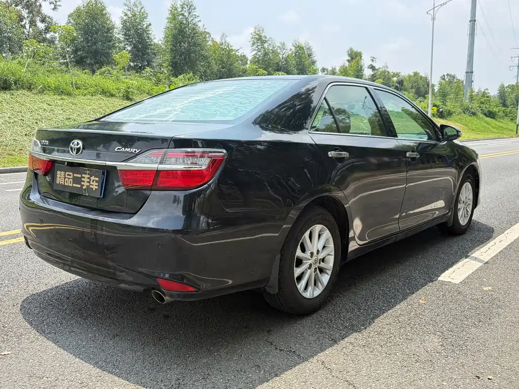 Toyota Camry 2016 — фото 6