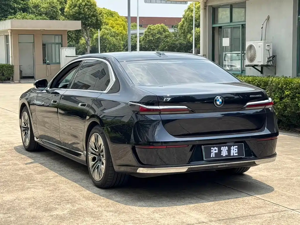 BMW i7 2024 — фото 8