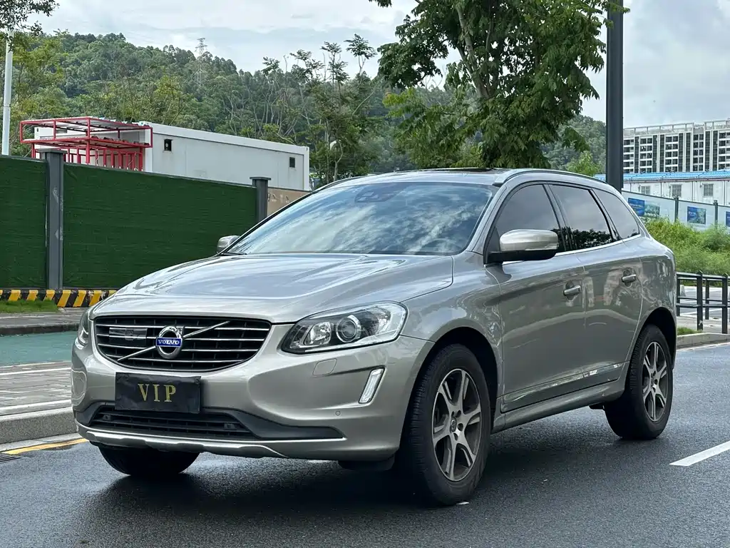 Volvo XC60 2014 — фото 1
