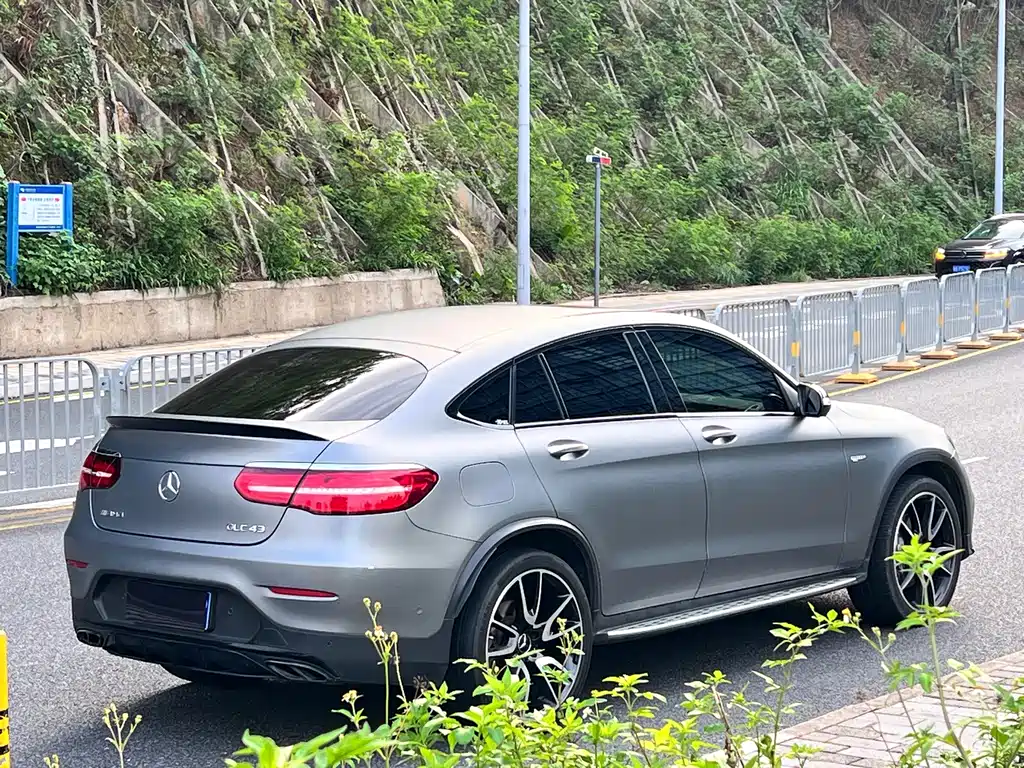Mercedes-Benz GLC Coupe AMG 2018 — фото 12