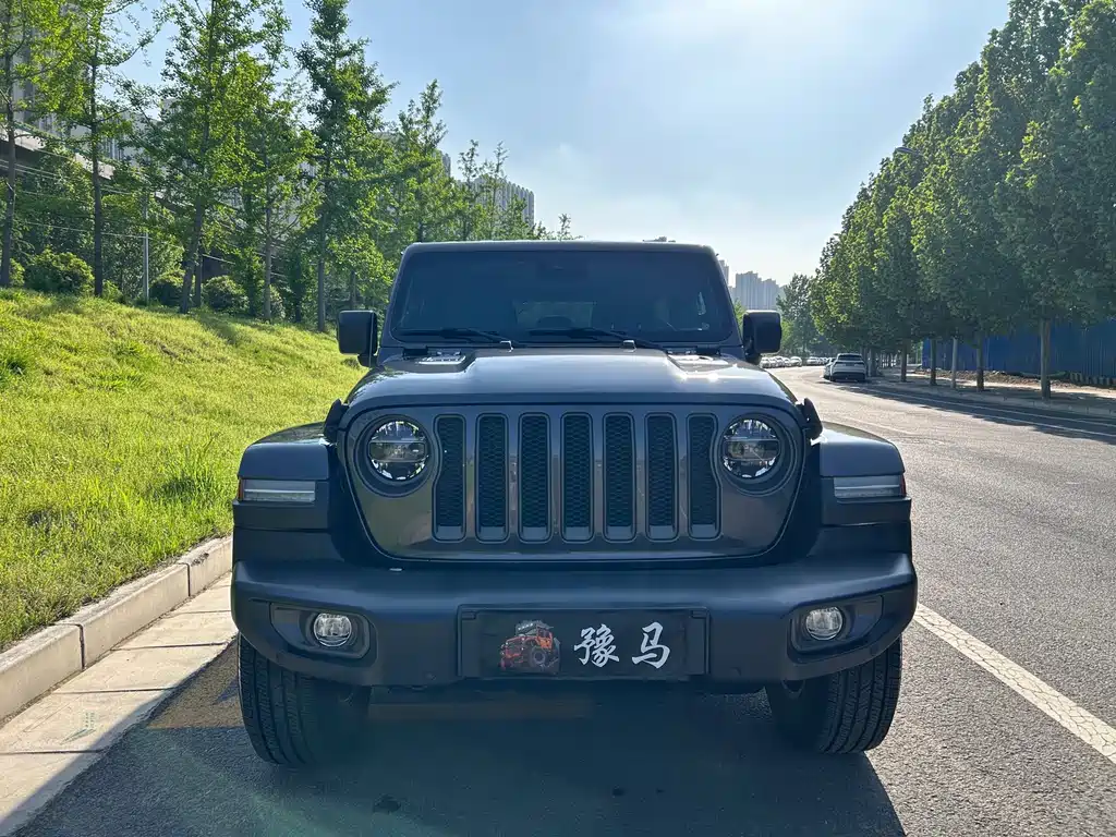 Jeep Wrangler 2021 — фото 2
