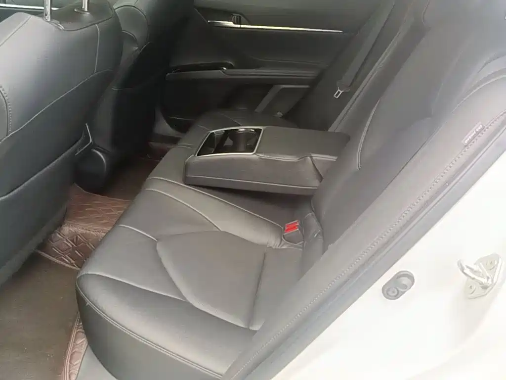 Toyota Camry 2022 — фото 17
