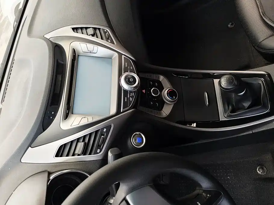 Hyundai Elantra 2016 — фото 13