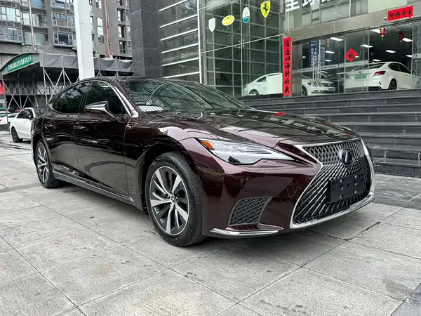 Lexus LS 2022