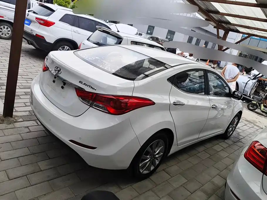 Hyundai Elantra 2016