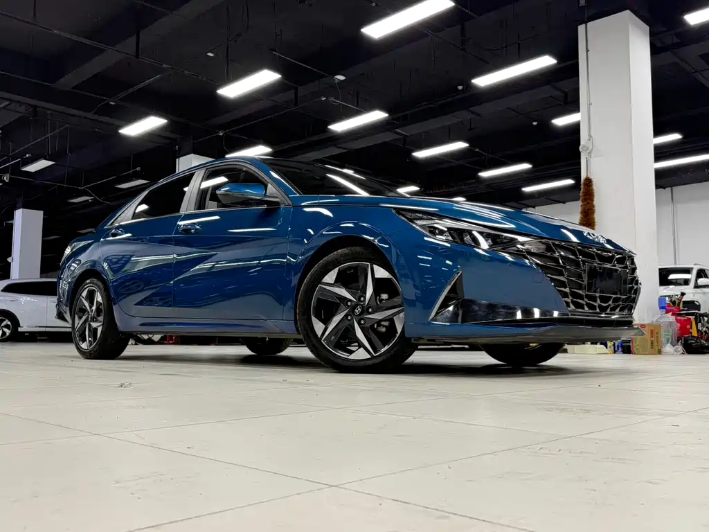Hyundai Elantra 2022 — фото 2