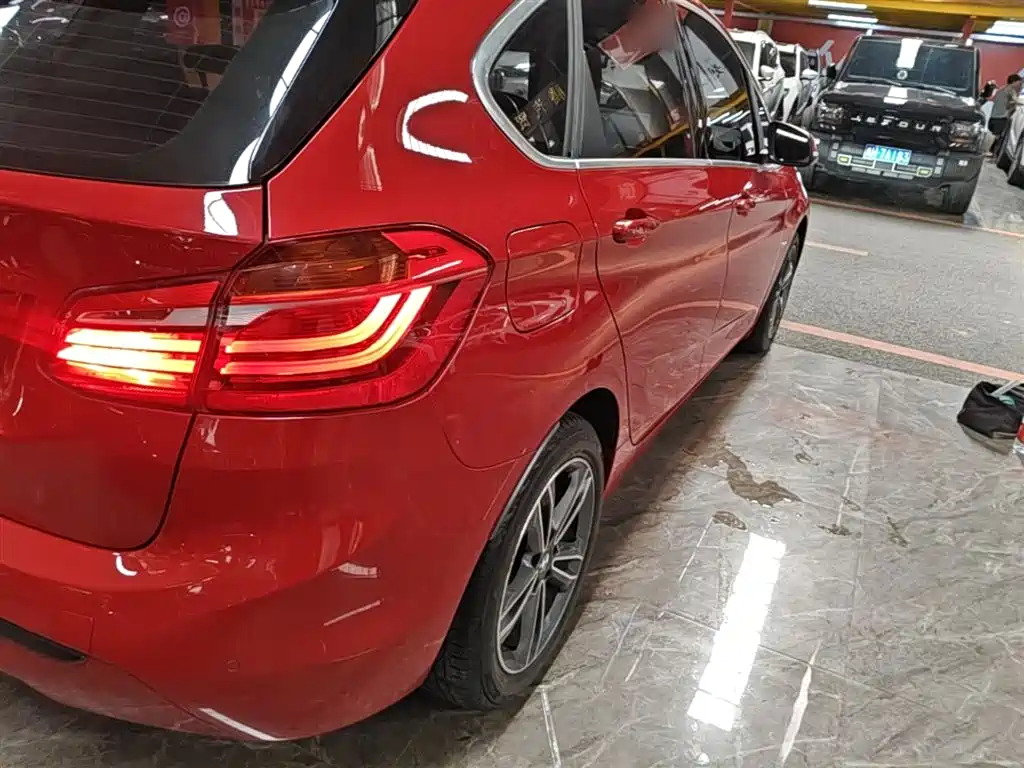 BMW 2 Series Active Tourer 2018 — фото 8