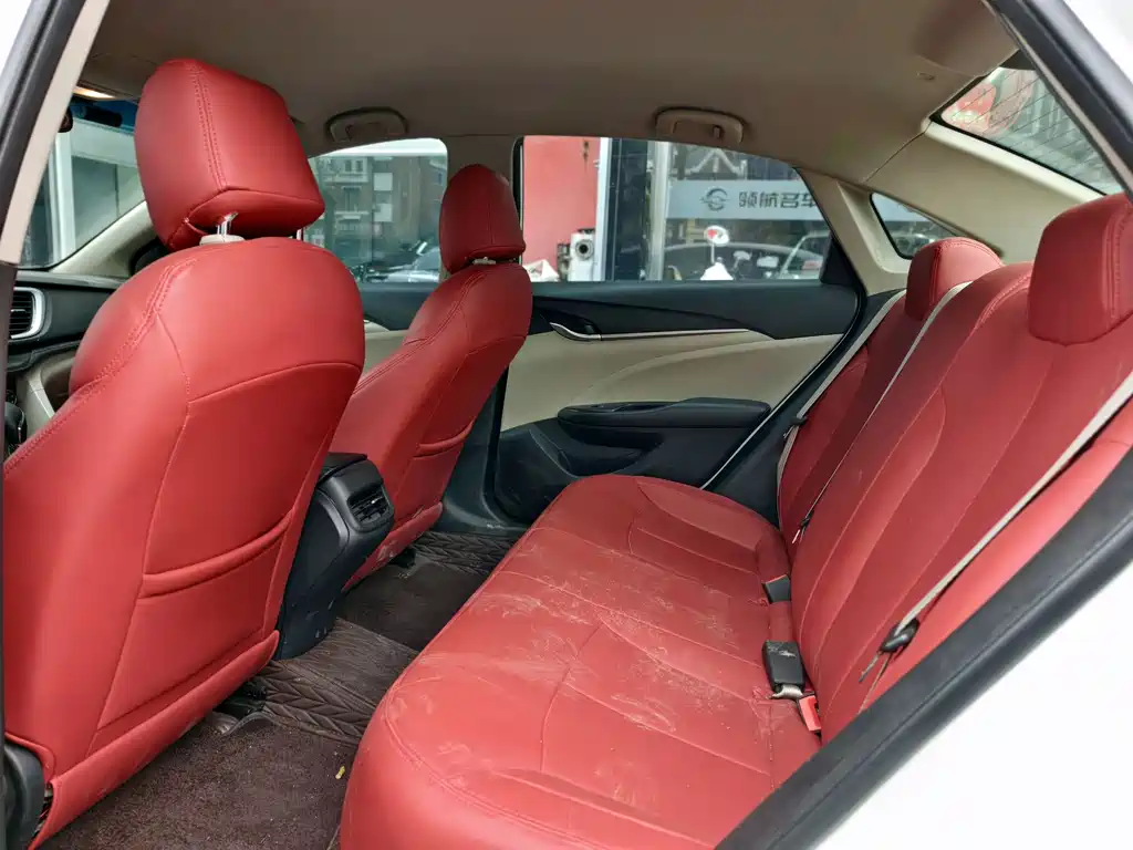 Buick Excelle 2017 — фото 16