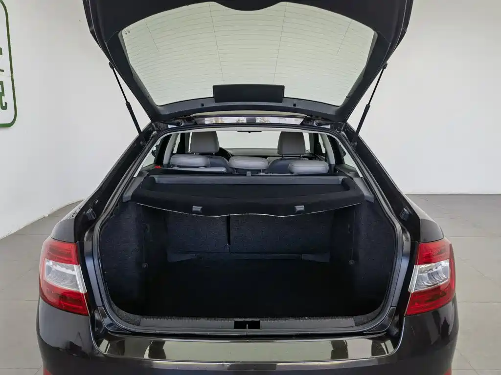 Skoda Octavia 2014 — фото 16