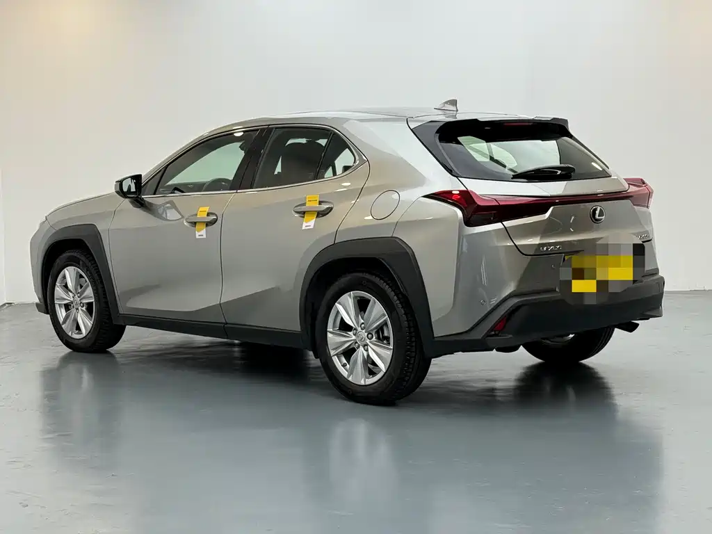 Lexus UX 2021 — фото 4