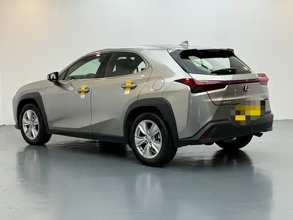 Lexus UX 2021