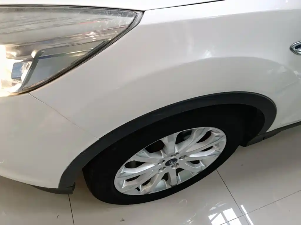 Ford Kuga 2015 — фото 23