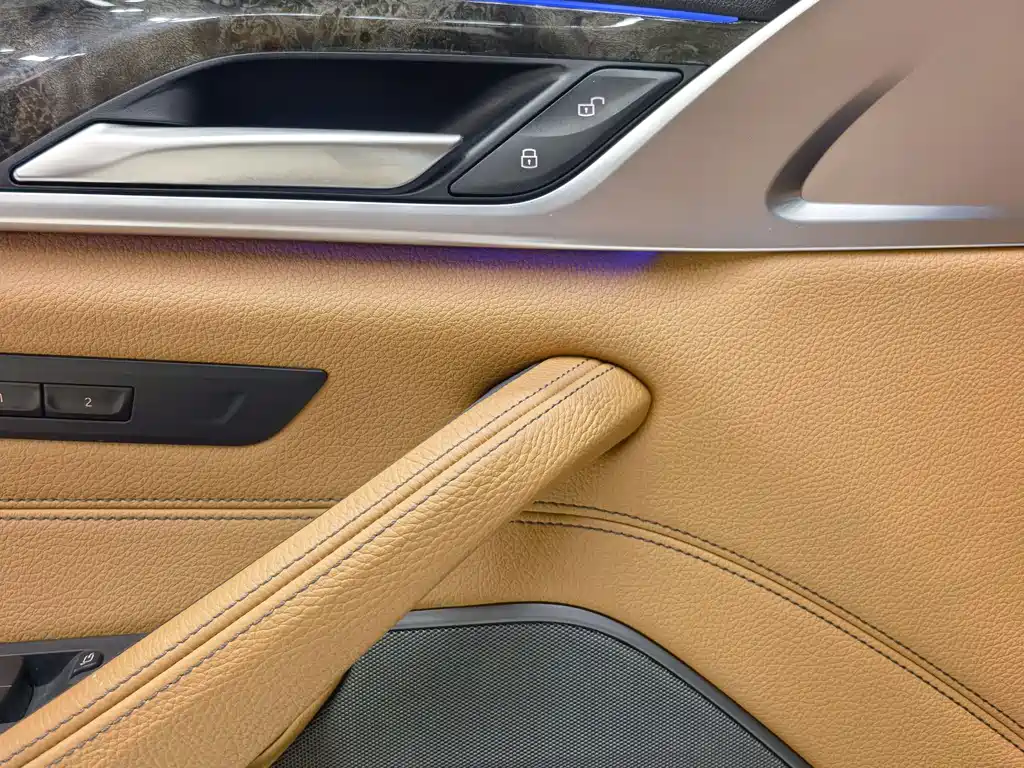 BMW 5 Series 2018 — фото 14