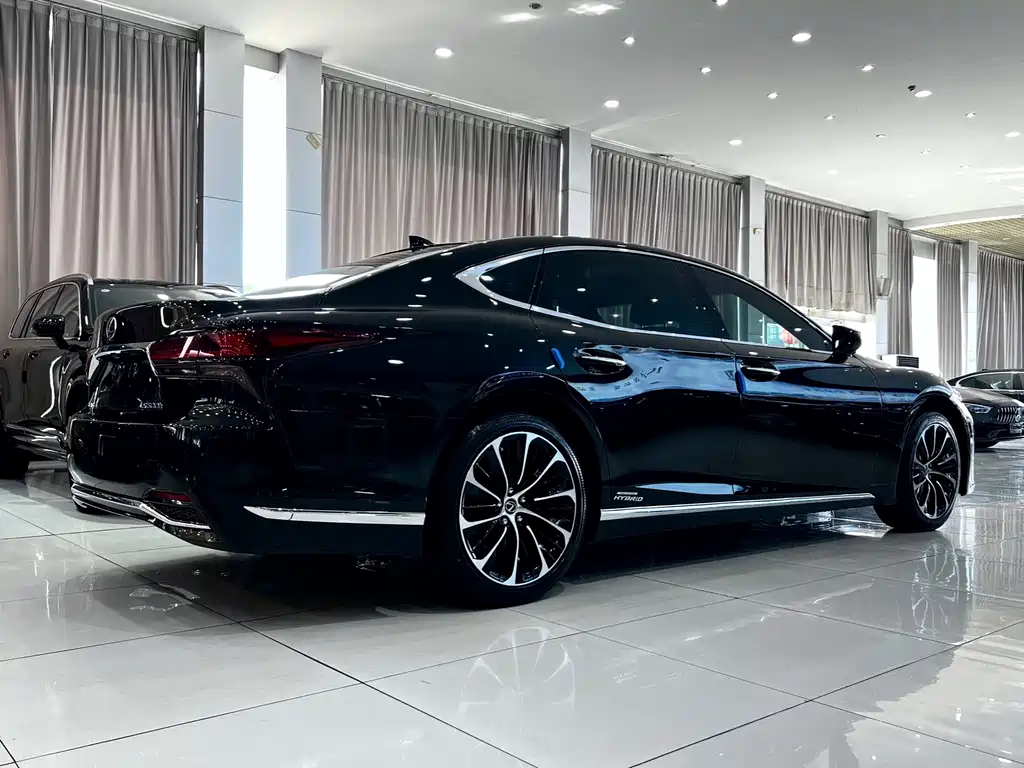 Lexus LS 2021 — фото 4