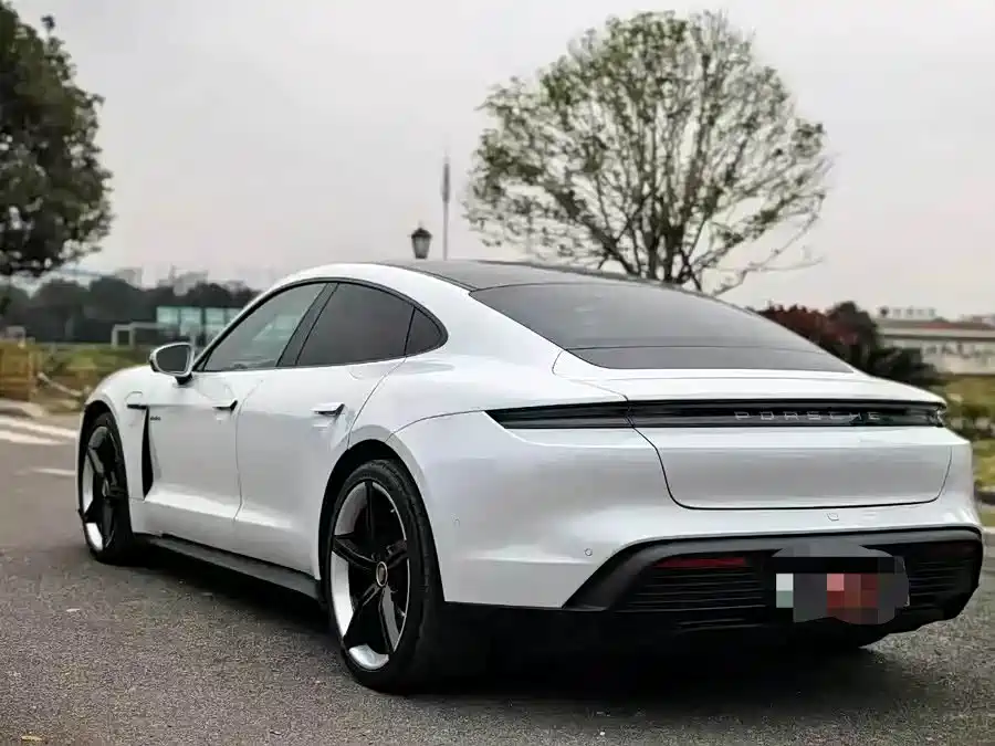 Porsche Taycan 2020 — фото 12
