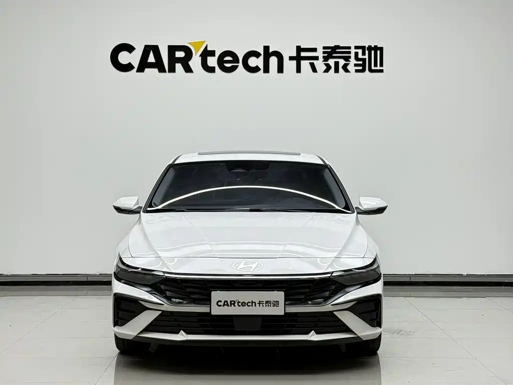 Hyundai Elantra 2025