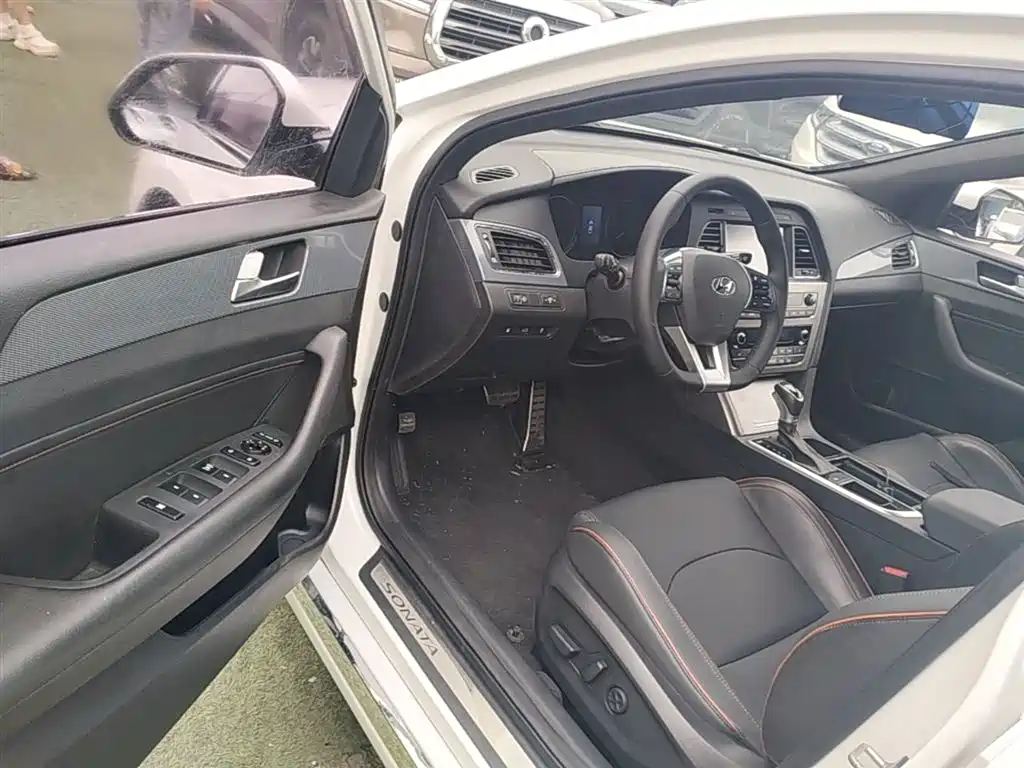 Hyundai Sonata 2016 — фото 16