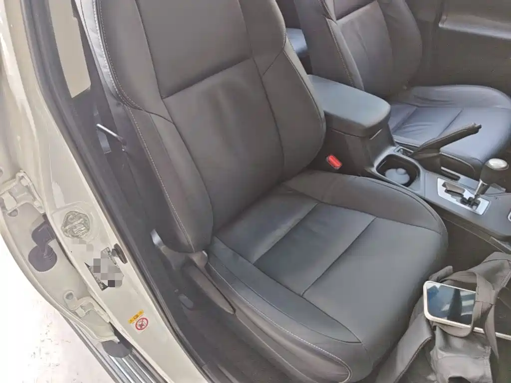 Toyota RAV4 2016 — фото 25