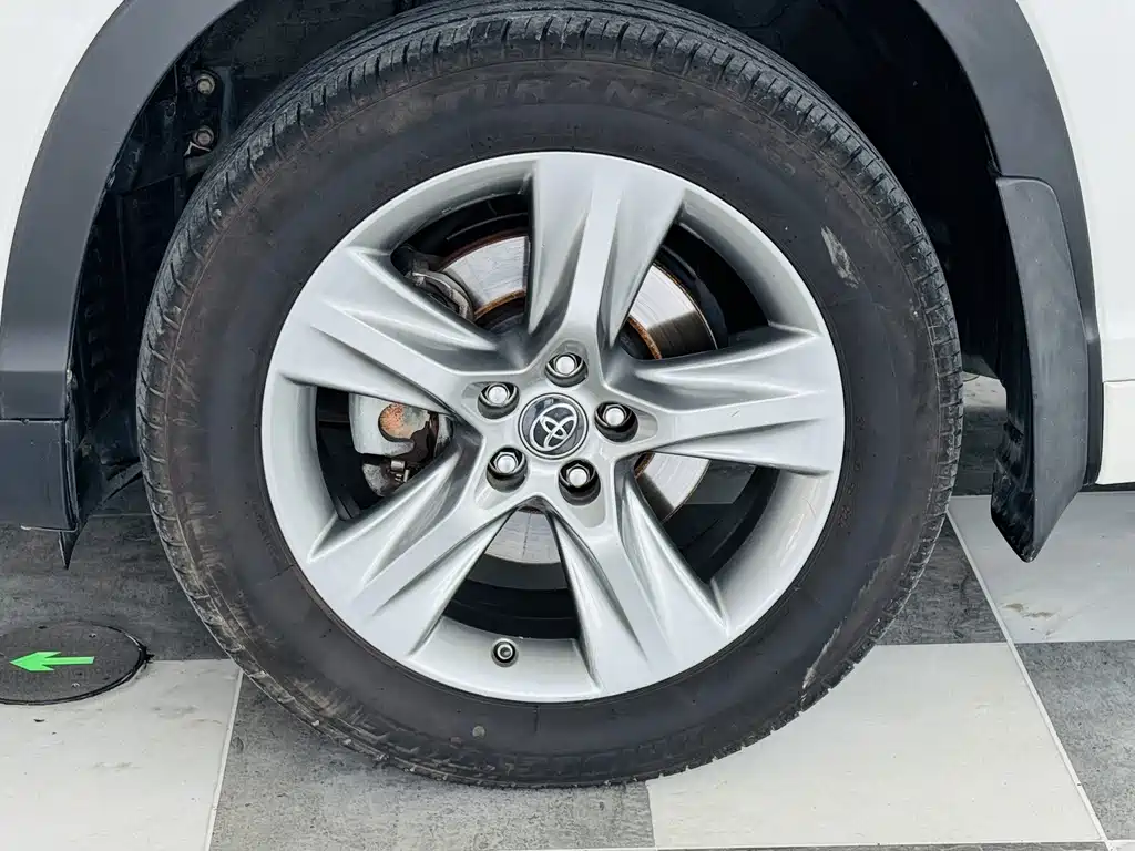 Toyota Highlander 2017 — фото 10